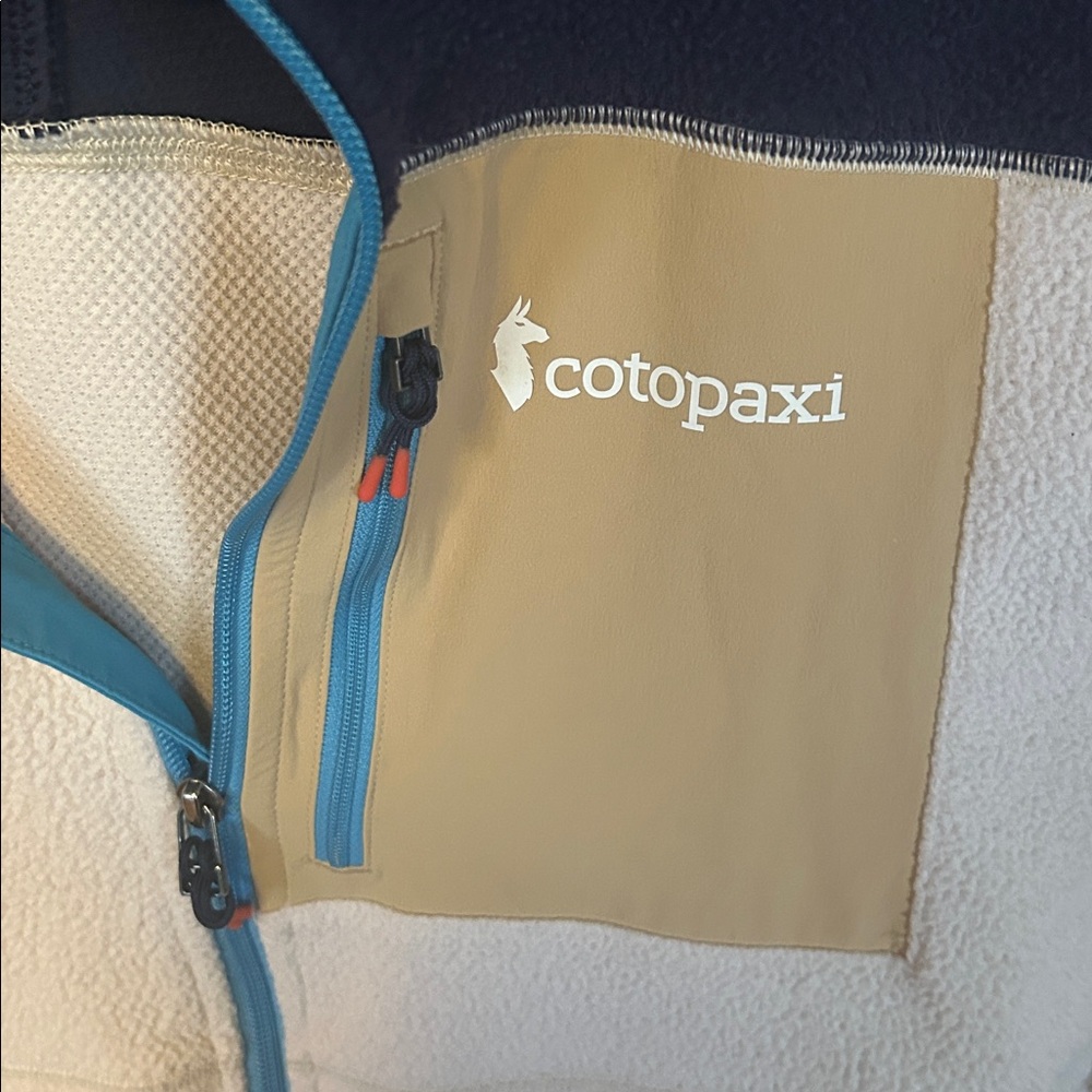 Womens Cotopaxi zip up fleece - Picture 3 of 6